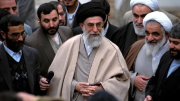 حضور رهبر انقلاب در شهر خمین زادگاه رهبر کبیر انقلاب