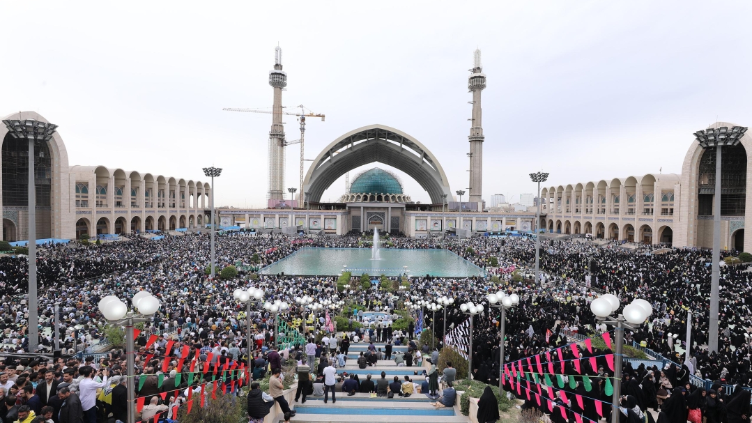 .«پنجره»های متفاوتی به نماز عید فطر.